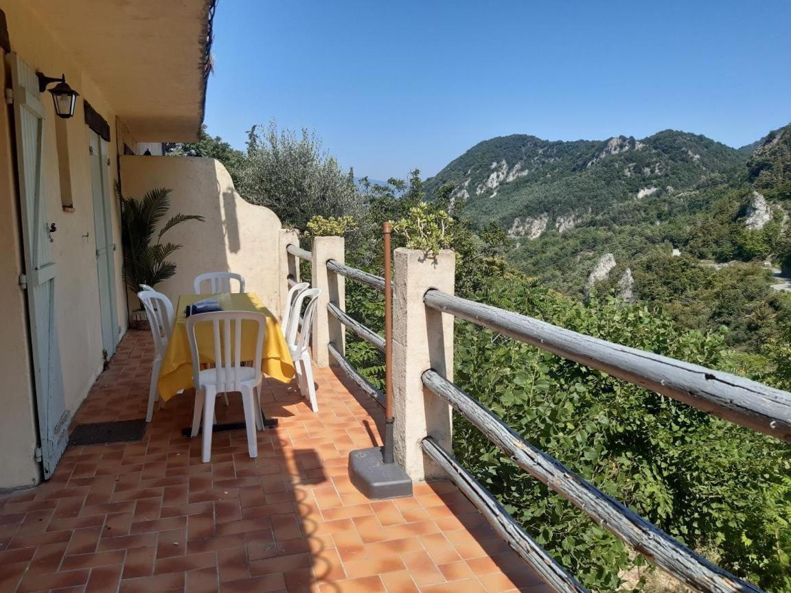 Appartement 3 Pieces Dans Maison Individuelle Entre Mer Et Montagnes Bouyon Dış mekan fotoğraf